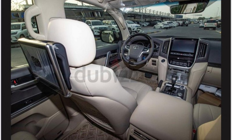 toyota-land-cruiser-vxs-57l-2019-big-12