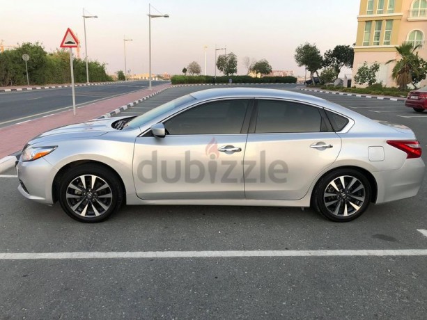 perfect-condition-2017-gcc-nissan-altima-sv-with-service-contract-big-9