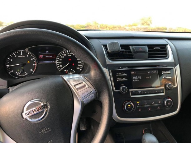 perfect-condition-2017-gcc-nissan-altima-sv-with-service-contract-big-6