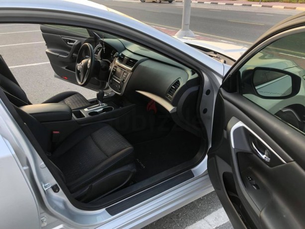 perfect-condition-2017-gcc-nissan-altima-sv-with-service-contract-big-3