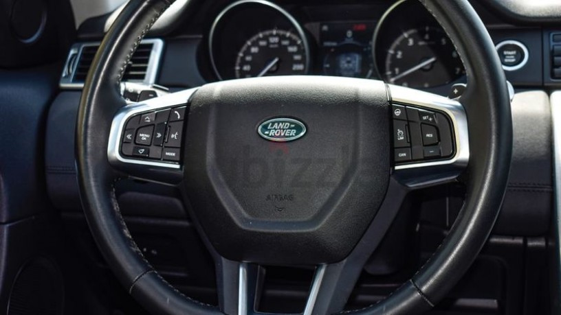 land-rover-discovery-2018-in-great-condition-big-4