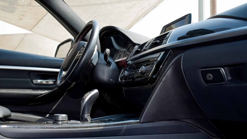 bmw-328i-2016-full-options-big-6