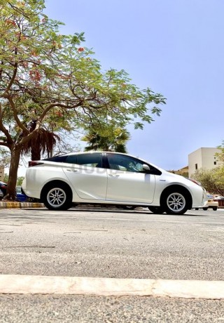 toyota-prius-hybrid-dynamic-al-futtaim-warranty-big-7
