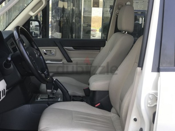 pajero-38-2017-orginal-paint-low-mileage-top-of-the-rangee-big-10