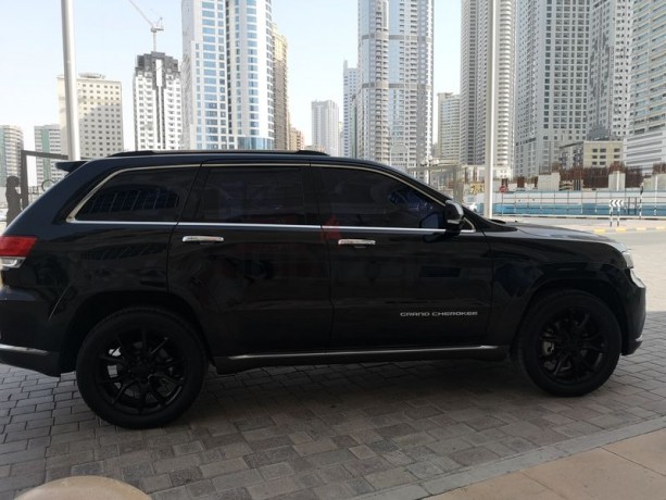 grand-cherokee-summit-v8-under-warranty-till-2021-with-full-service-history-at-agency-big-11