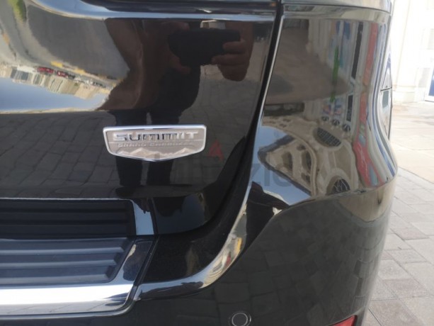 grand-cherokee-summit-v8-under-warranty-till-2021-with-full-service-history-at-agency-big-10