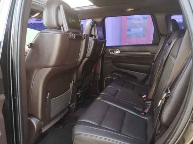 grand-cherokee-summit-v8-under-warranty-till-2021-with-full-service-history-at-agency-big-8