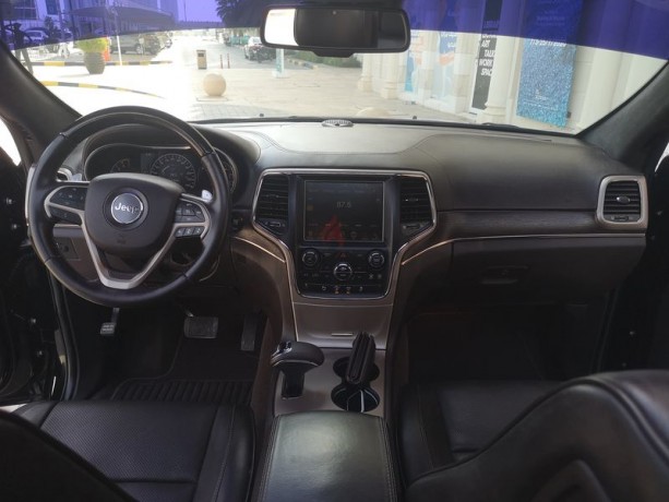 grand-cherokee-summit-v8-under-warranty-till-2021-with-full-service-history-at-agency-big-5