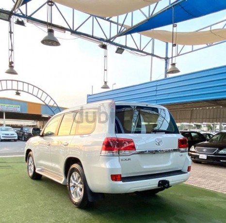 land-cruiser-2017-gcc-v6-full-options-exr-land-krozr-khlyjy-6-slndr-bhalh-alokalh-big-14