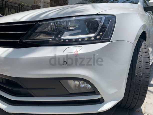 full-option-volkswagen-jetta-in-perfect-condition-under-warranty-big-7