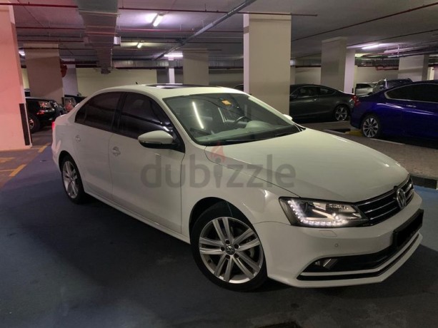 full-option-volkswagen-jetta-in-perfect-condition-under-warranty-big-1