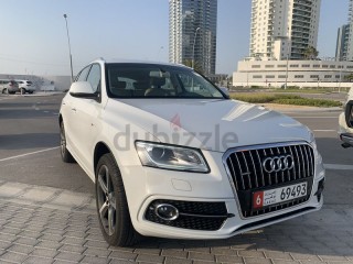 
                            
                            Audi Q5 S-Line
                            
                        