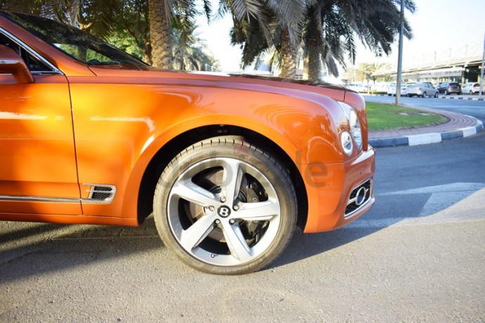 bentley-mulsanne-speed-2017-special-order-immaculate-condition-big-7