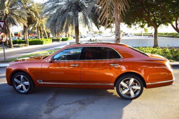 bentley-mulsanne-speed-2017-special-order-immaculate-condition-big-6