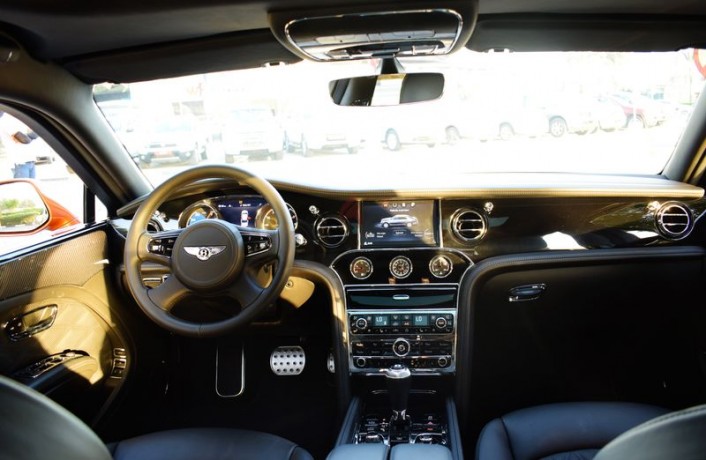bentley-mulsanne-speed-2017-special-order-immaculate-condition-big-4