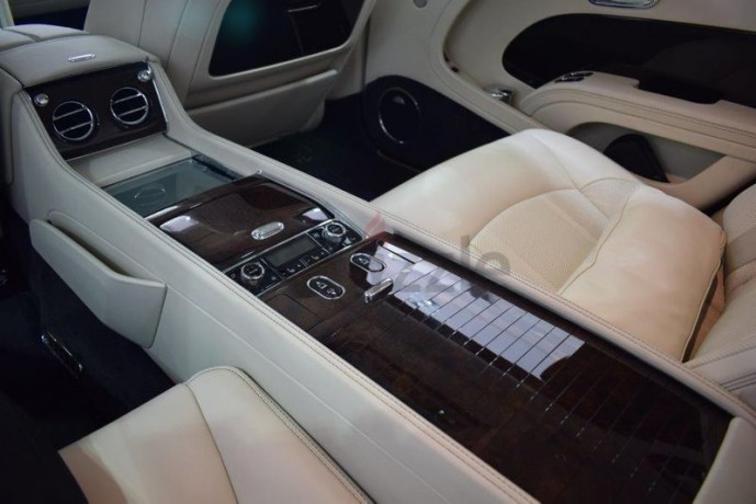 bentley-mulsanne-2017-long-wheel-base-german-specs-two-years-warranty-big-9