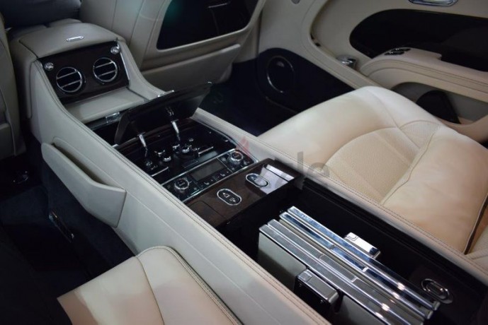 bentley-mulsanne-2017-long-wheel-base-german-specs-two-years-warranty-big-8