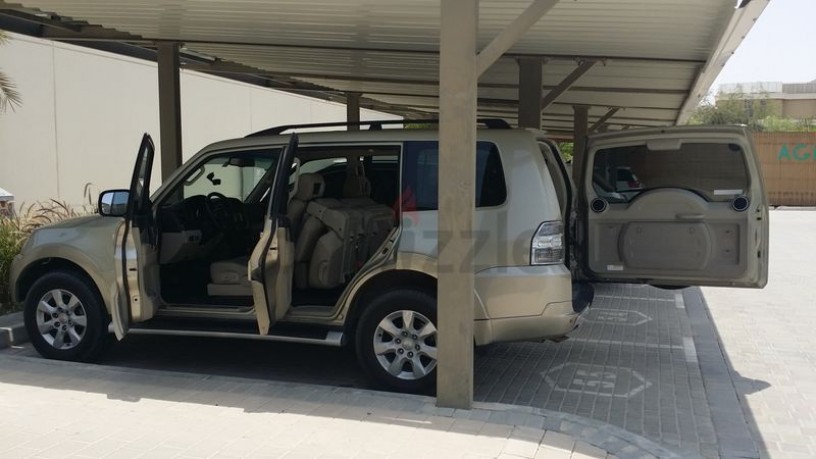 fantastic-pajero-v6-35l-ready-for-the-desert-with-kit-big-3