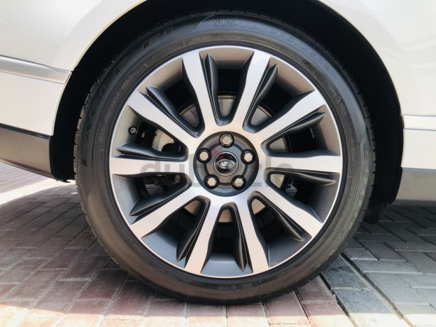 range-rover-vogue-hse-gcc-specs-big-0