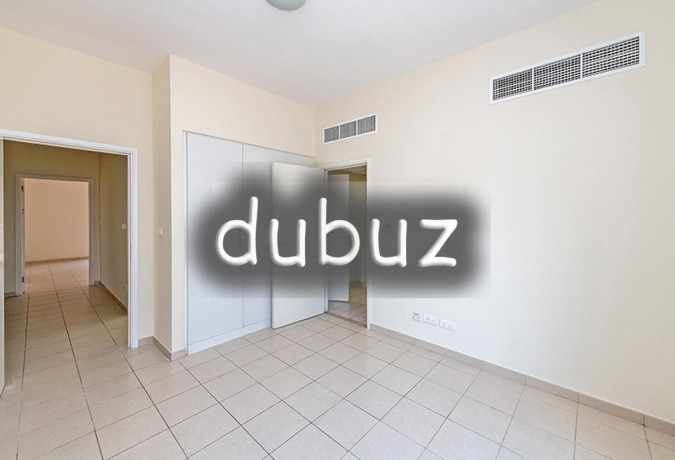 vacant-beautiful-upgraded-4-bedroom-hot-deal-big-5