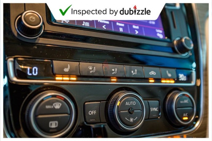 aed1258month-2016-volkswagen-passat-sel-facelift-25l-full-volkswagen-service-history-gcc-big-1