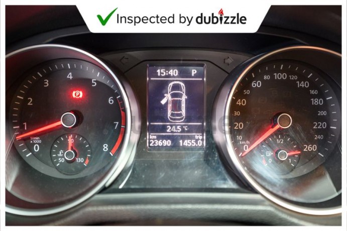 aed1258month-2016-volkswagen-passat-sel-facelift-25l-full-volkswagen-service-history-gcc-big-0