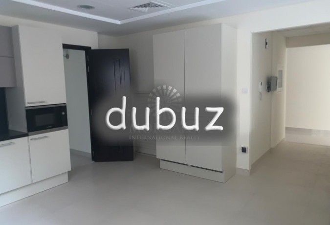 4br-single-row-townhouse-in-grand-views-big-9