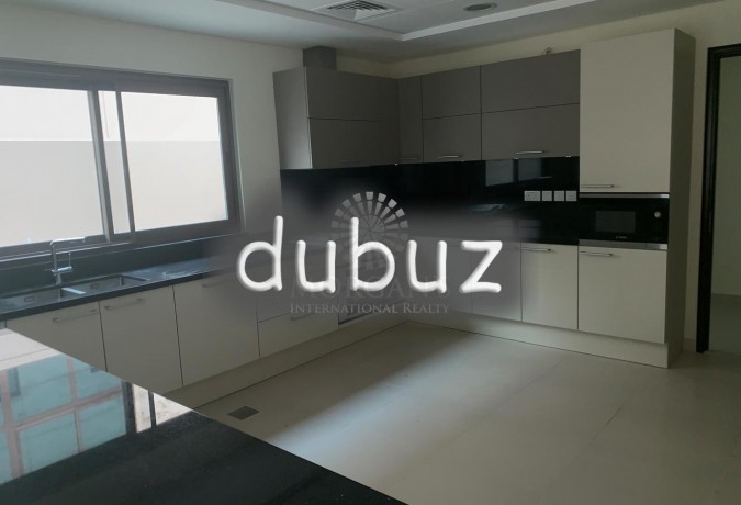 4br-single-row-townhouse-in-grand-views-big-8