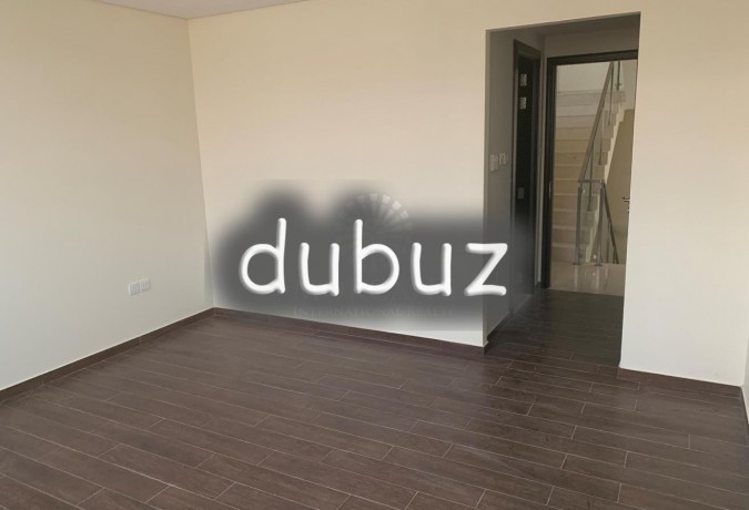 4br-single-row-townhouse-in-grand-views-big-3