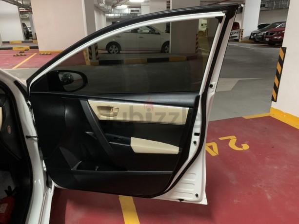 platinum-plus-toyota-corolla-2018-gcc-under-warranty-big-2