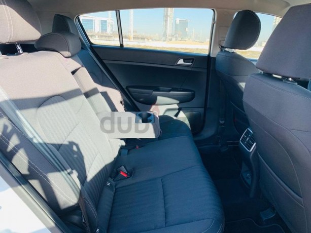 kia-sportage-gcc-lady-driven-big-4