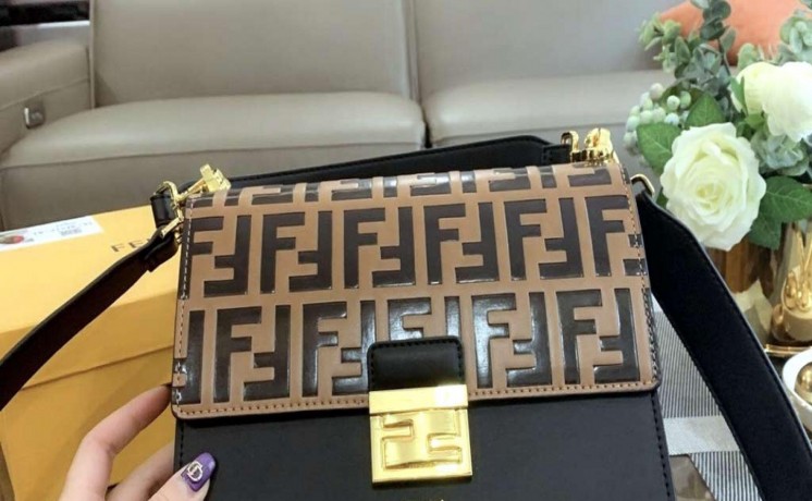 a-hand-bags-in-al-ain-is-available-for-sale-big-19
