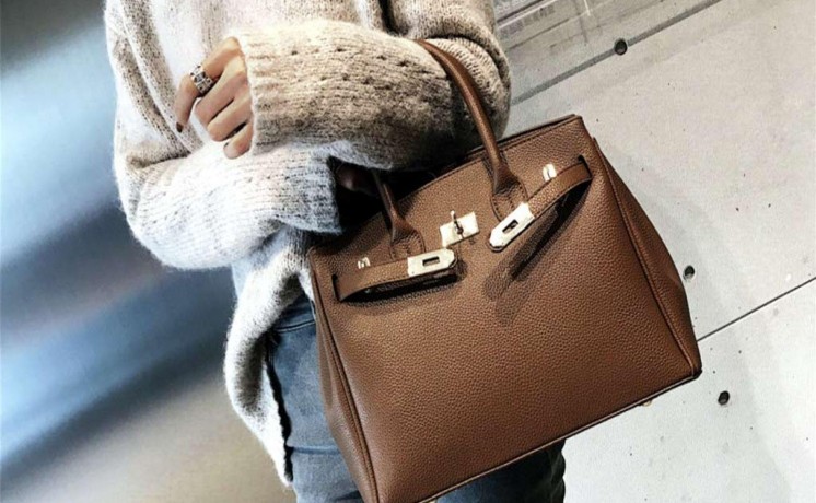 a-hand-bags-in-al-ain-is-available-for-sale-big-6