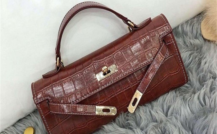 a-hand-bags-in-al-ain-is-available-for-sale-big-3
