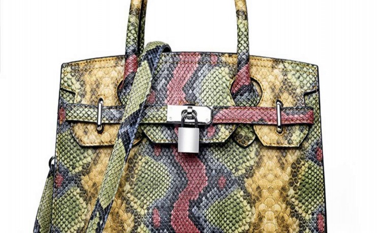 a-hand-bags-in-al-ain-is-available-for-sale-big-2