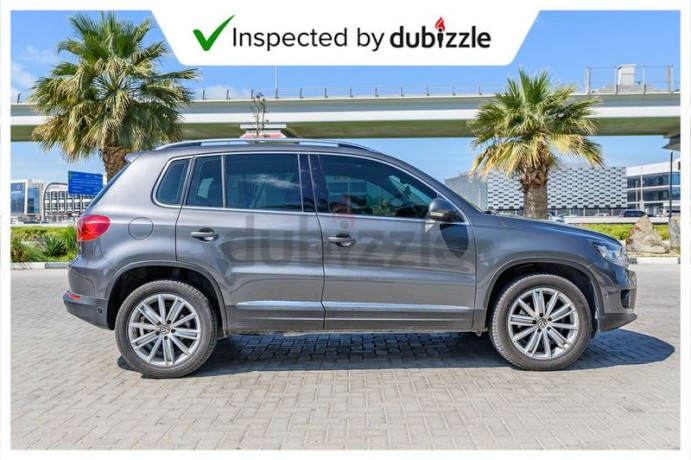 aed1435month-2013-volkswagen-tiguan-tsi-20l-full-service-history-gcc-specs-big-9
