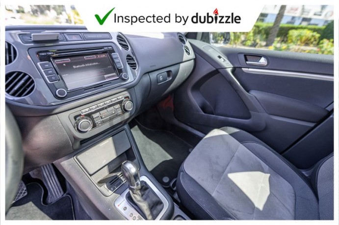 aed1435month-2013-volkswagen-tiguan-tsi-20l-full-service-history-gcc-specs-big-4