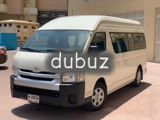 
                            
                            Toyota Hiace HighRoof 2018  13 Seater White Gcc low Km
                            
                        