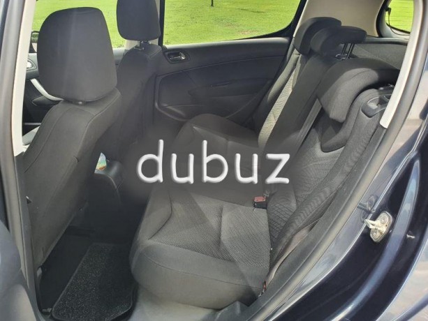 2012-peugeot-308-hatchback-highly-economical-big-8