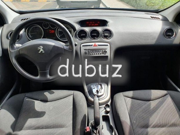 2012-peugeot-308-hatchback-highly-economical-big-3