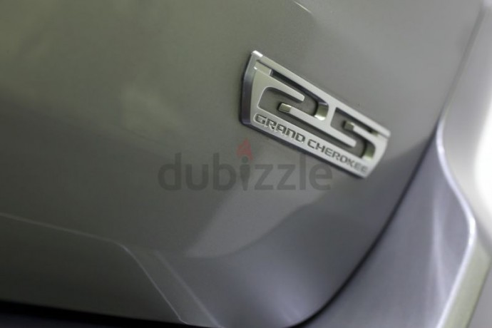 1685-month-emi-full-service-history-warranty-jeep-grand-cherokee-limited-sr-special-edition-big-11
