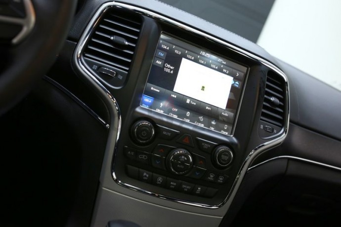 1685-month-emi-full-service-history-warranty-jeep-grand-cherokee-limited-sr-special-edition-big-1