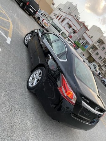 nissan-altima-black-2013-full-option-sl-big-4