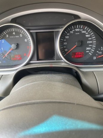audi-q7-lady-driven-no-accidents-no-technical-issues-big-9