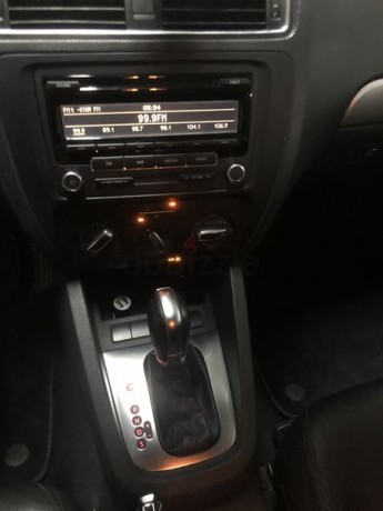 2013-volkswagen-jetta-low-milage-big-5