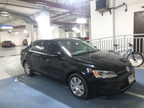 2013-volkswagen-jetta-low-milage-big-3