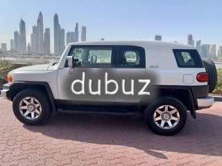 
                            
                            Toyota FJ Cruiser 2017 - 106.000km
                            
                        