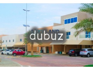 Single Row! 3Br+Study Near the Community Center