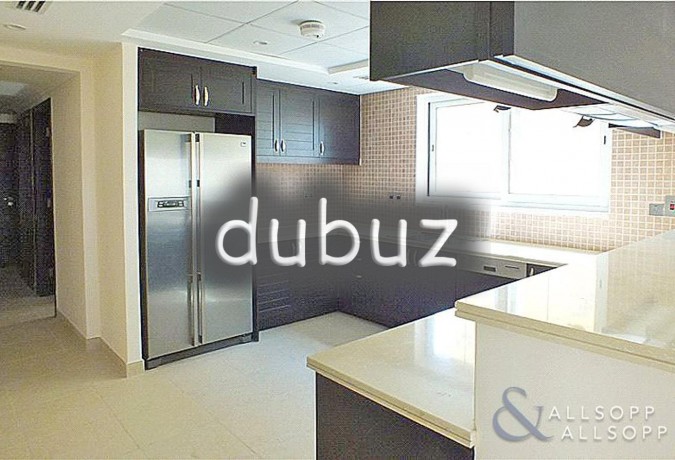 exclusive-immaculate-3-bedroom-large-big-7
