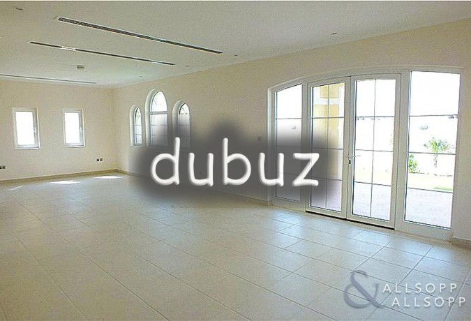 exclusive-immaculate-3-bedroom-large-big-5